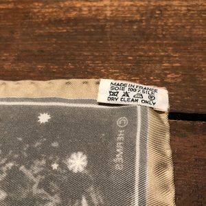 Authentic Hermès L’Annee des Etioles silk pocket square.